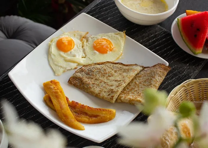 Hideaway 3 - Breakfast Available & Mountain View